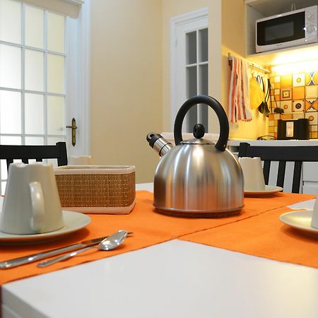 Donnaregina Boutique Apartment Наполи Екстериор снимка